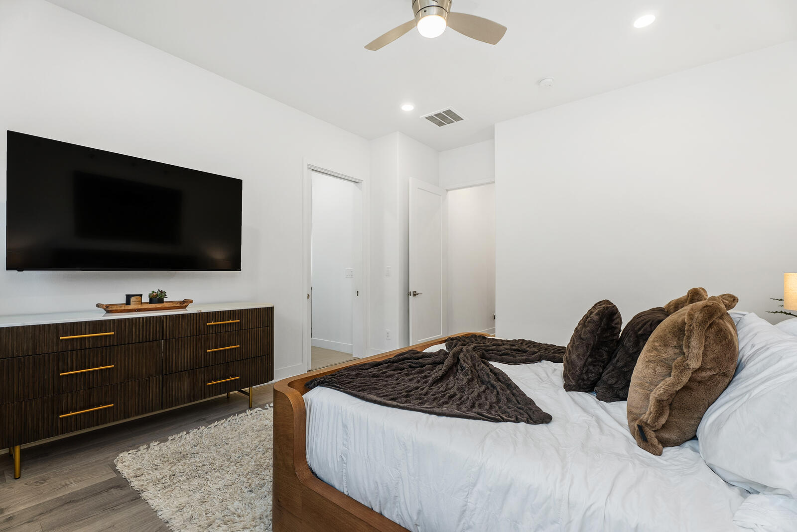 Primary suite